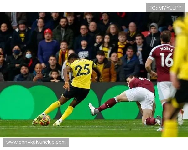 热刺边路横传由中路包抄完成关键时刻