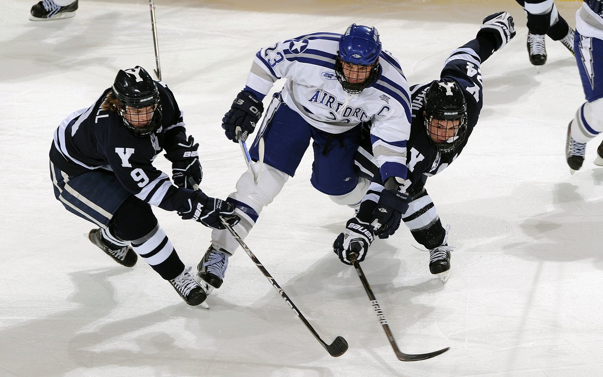 校园足球晨训联赛 日出前吹响开球哨声
